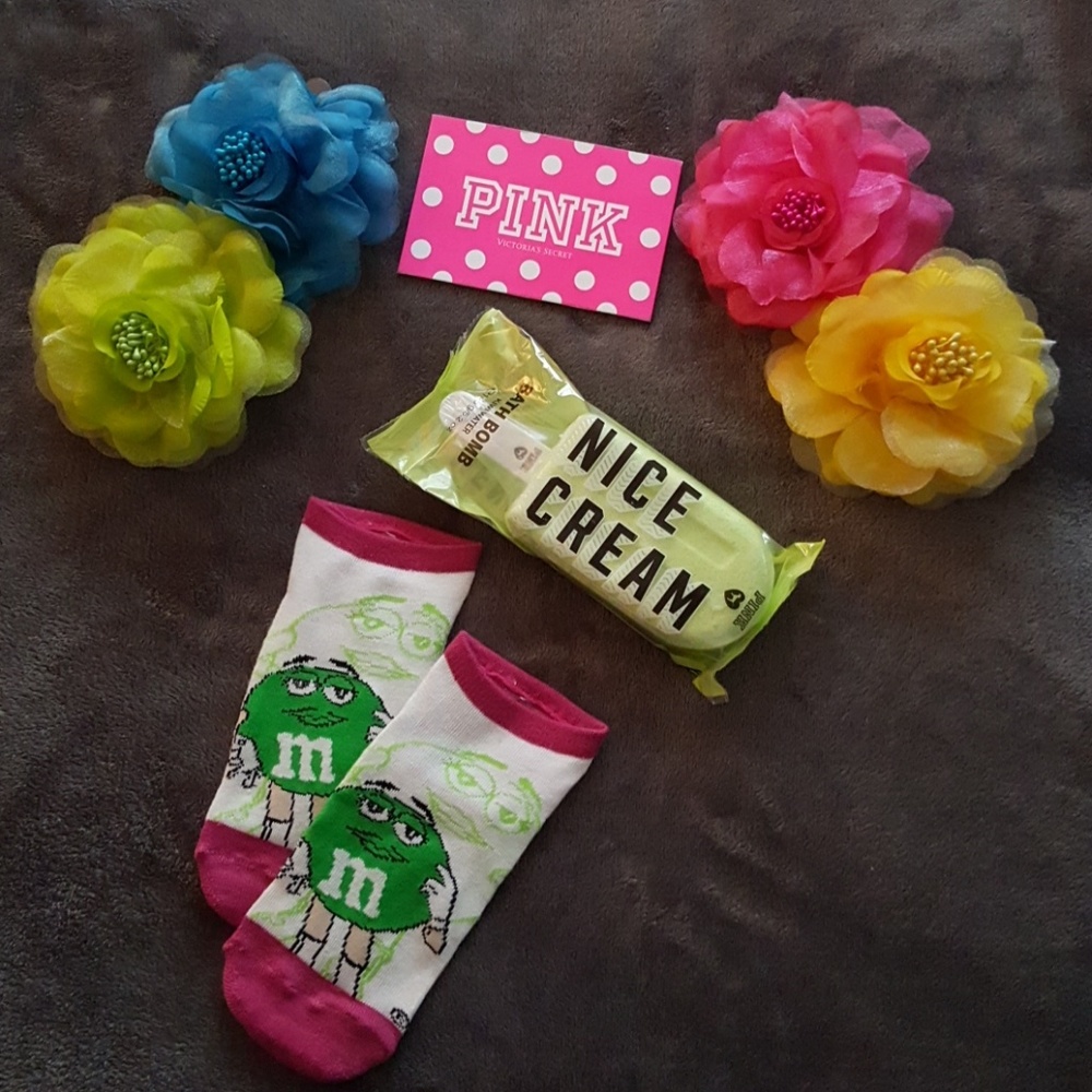 3for$20 🛍M&M's Socks & PINK Popsicle Bath Bomb